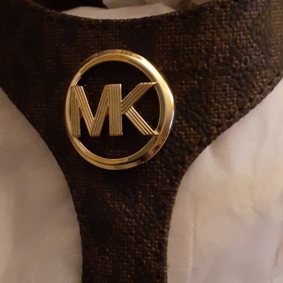 Brand New Michael Kors Sandals - Picture 7 of 8